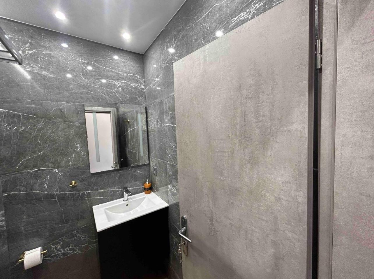 Port Twins Suites No2 Pireus Eksteriør bilde