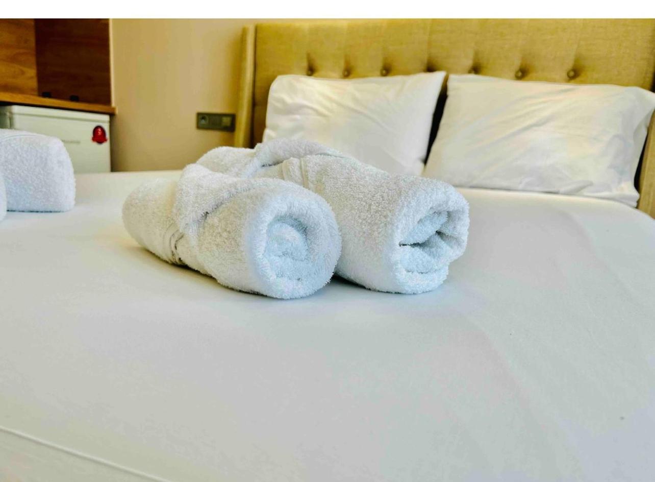 Port Twins Suites No2 Pireus Eksteriør bilde